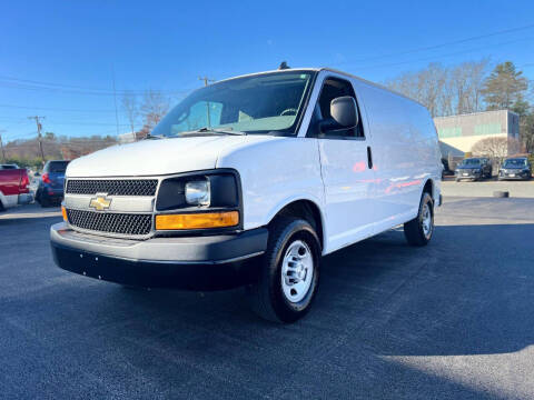 2017 Chevrolet Express Cargo  RWD photo
