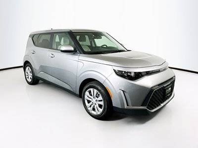 2023 Kia Soul LX FWD photo