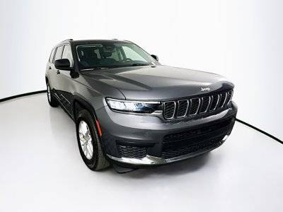 2023 Jeep Grand Cherokee L Laredo 4WD photo