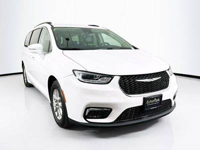 2022 Chrysler Pacifica Minivan Touring L FWD photo