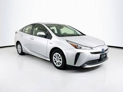 2021 Toyota Prius L Eco FWD photo