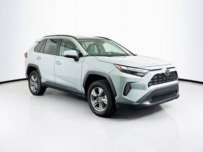 2022 Toyota RAV4 XLE FWD photo