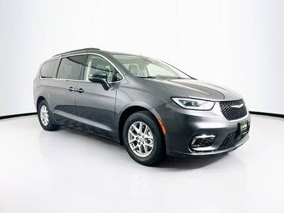 2022 Chrysler Pacifica Minivan Touring L FWD photo