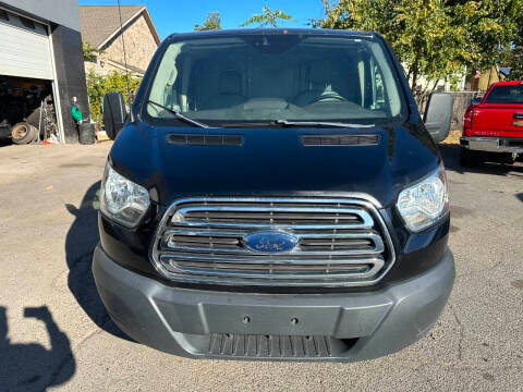 2017 Ford Transit Van  RWD photo