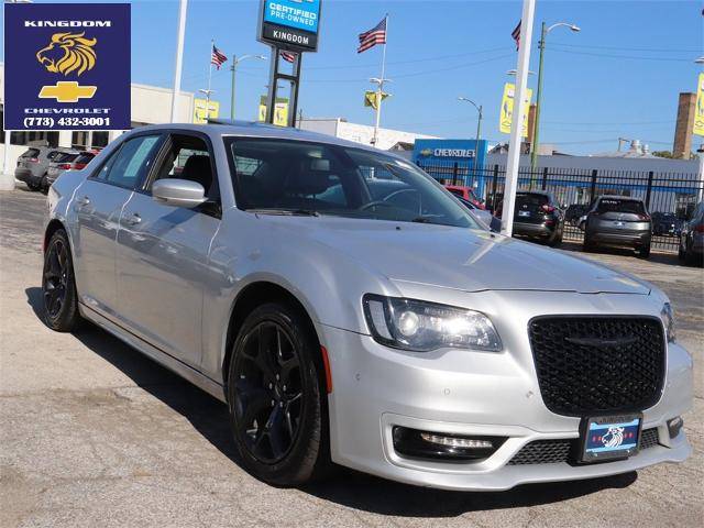 2022 Chrysler 300 Touring L RWD photo