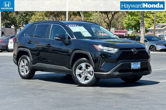2022 Toyota RAV4 XLE FWD photo
