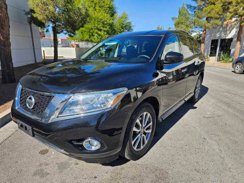 2015 Nissan Pathfinder SV FWD photo