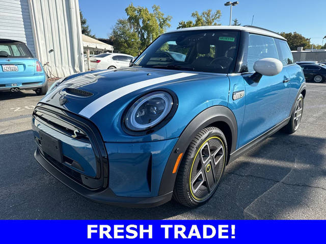 2023 MINI Hardtop 2 Door Cooper SE FWD photo