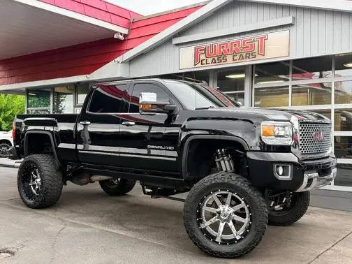 2015 GMC Sierra 2500HD Denali 4WD photo