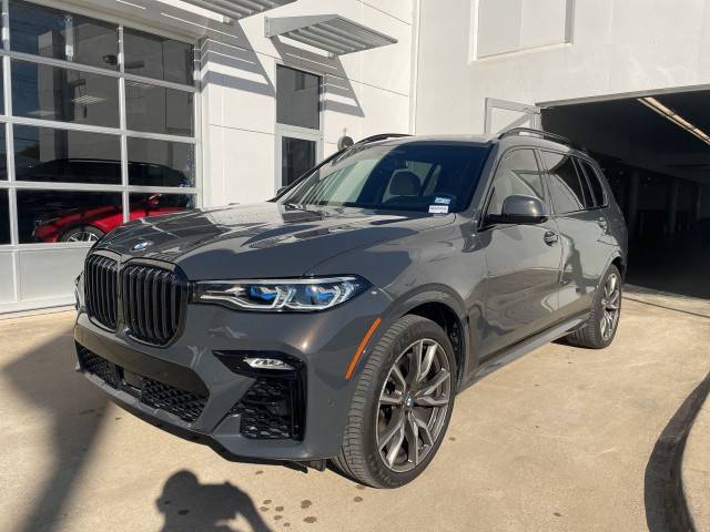 2022 BMW X7 M50i AWD photo