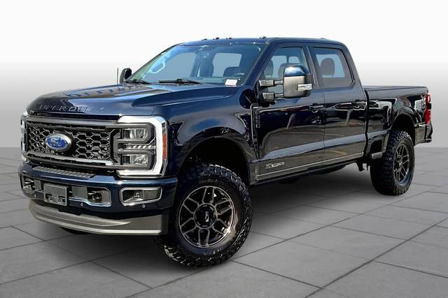 2023 Ford F-250 Super Duty LARIAT 4WD photo