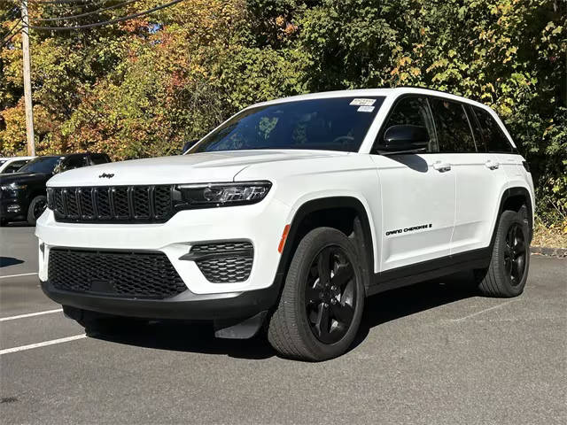 2023 Jeep Grand Cherokee Altitude 4WD photo