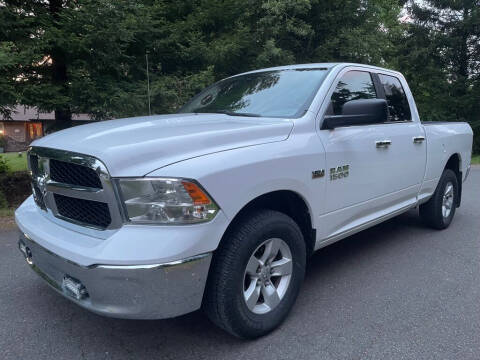 2017 Ram 1500 SLT 4WD photo