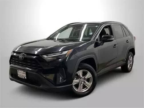 2022 Toyota RAV4 XLE AWD photo