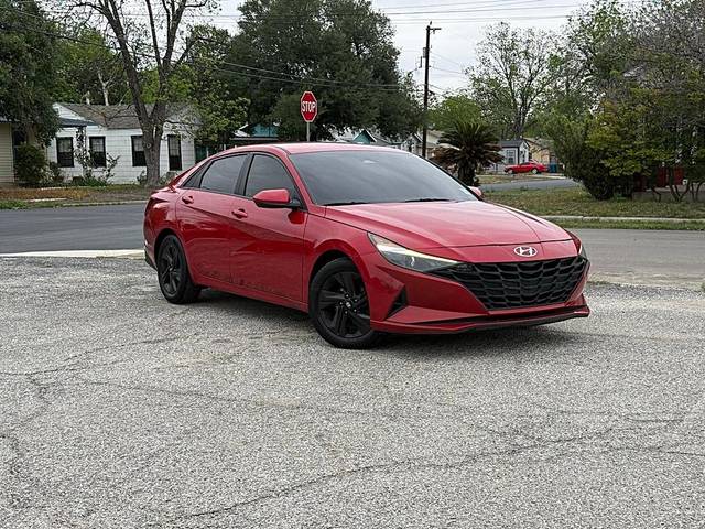 2023 Hyundai Elantra SEL FWD photo