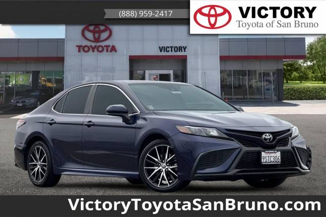 2021 Toyota Camry SE FWD photo