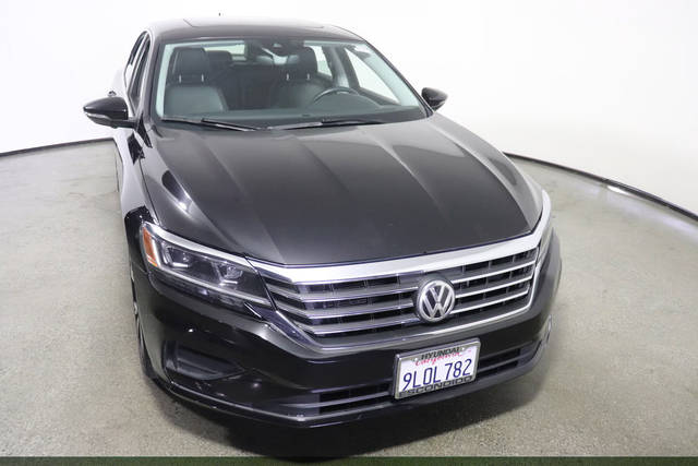 2021 Volkswagen Passat 2.0T SE FWD photo