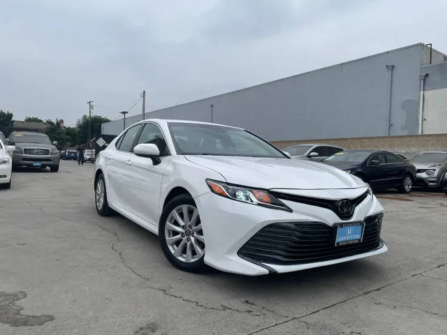 2018 Toyota Camry  FWD photo