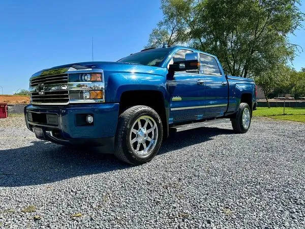 2015 Chevrolet Silverado 2500HD High Country 4WD photo