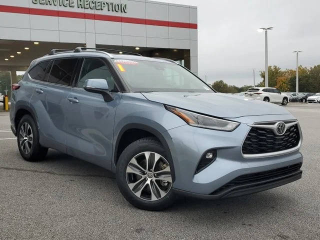 2021 Toyota Highlander XLE FWD photo