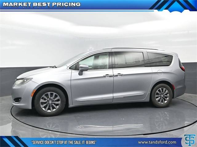 2020 Chrysler Pacifica Minivan Touring L Plus FWD photo