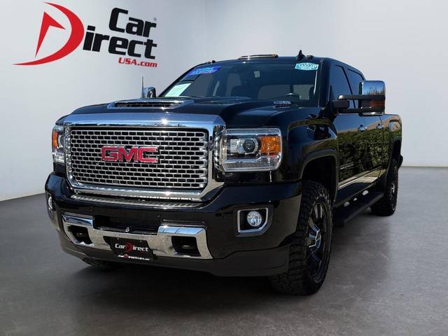 2017 GMC Sierra 2500HD Denali 4WD photo