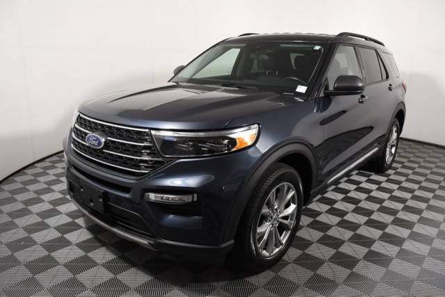 2023 Ford Explorer XLT 4WD photo