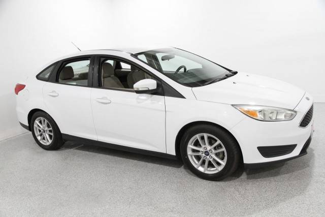 2015 Ford Focus SE FWD photo