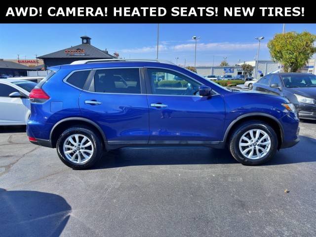 2017 Nissan Rogue SV AWD photo