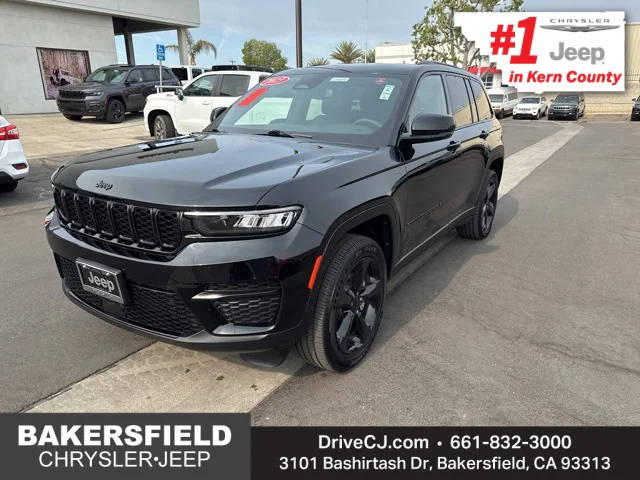 2023 Jeep Grand Cherokee Altitude 4WD photo