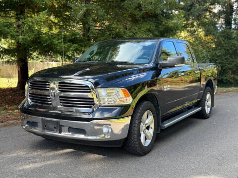 2018 Ram 1500 SLT 4WD photo