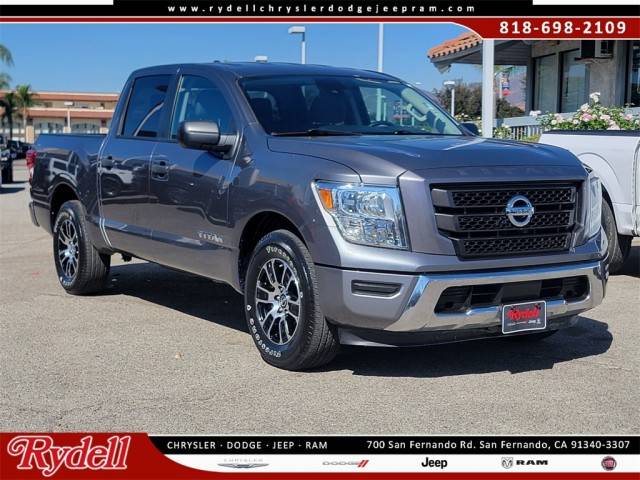 2022 Nissan Titan SV RWD photo