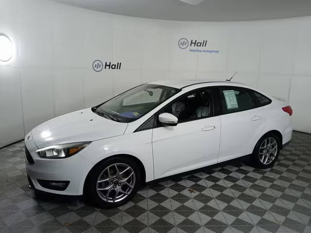 2015 Ford Focus SE FWD photo