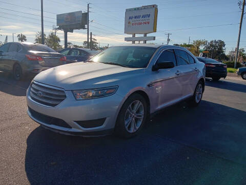 2018 Ford Taurus SE FWD photo