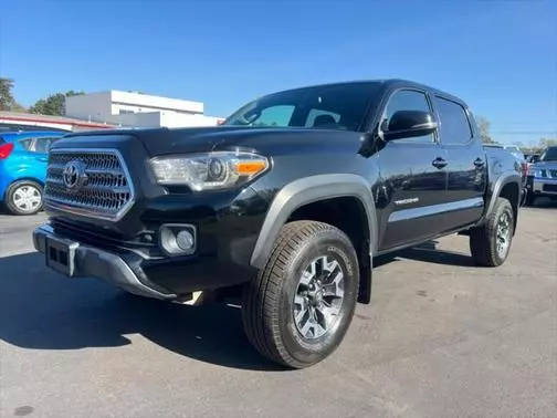 2017 Toyota Tacoma  4WD photo