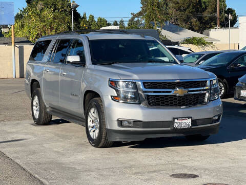 2015 Chevrolet Suburban LT 4WD photo