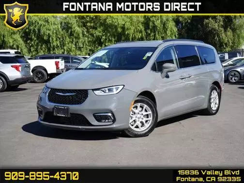 2022 Chrysler Pacifica Minivan Touring L FWD photo