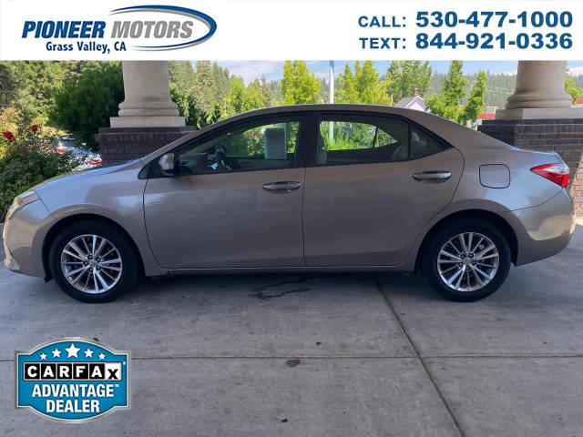 2015 Toyota Camry FWD photo