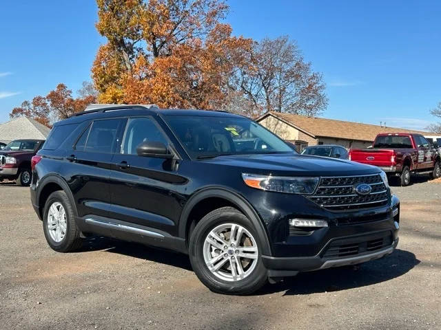 2022 Ford Explorer XLT 4WD photo