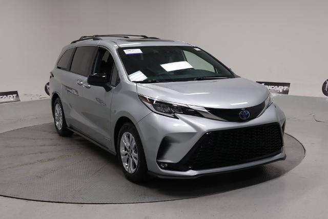 2021 Toyota Sienna XSE AWD photo