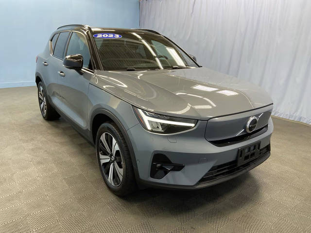 2023 Volvo XC40 Recharge Pure Electric Plus AWD photo