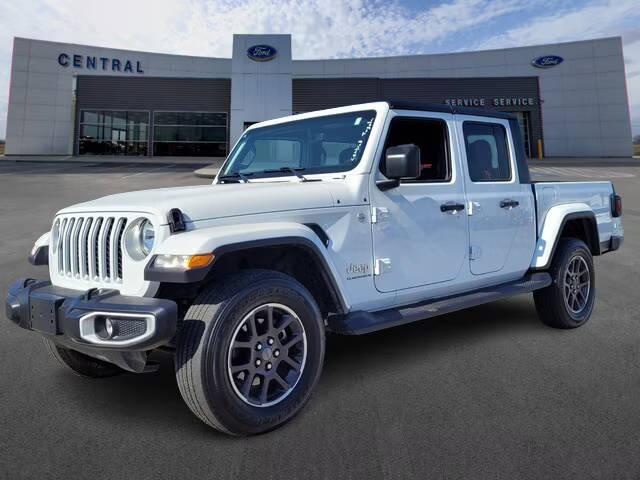 2023 Jeep Gladiator Overland 4WD photo