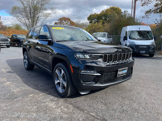 2023 Jeep Grand Cherokee Limited 4WD photo