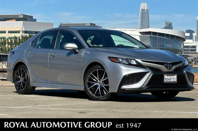 2022 Toyota Camry SE FWD photo