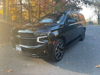 2023 Chevrolet Suburban RST 4WD photo