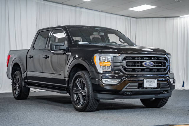 2022 Ford  XLT 4WD photo