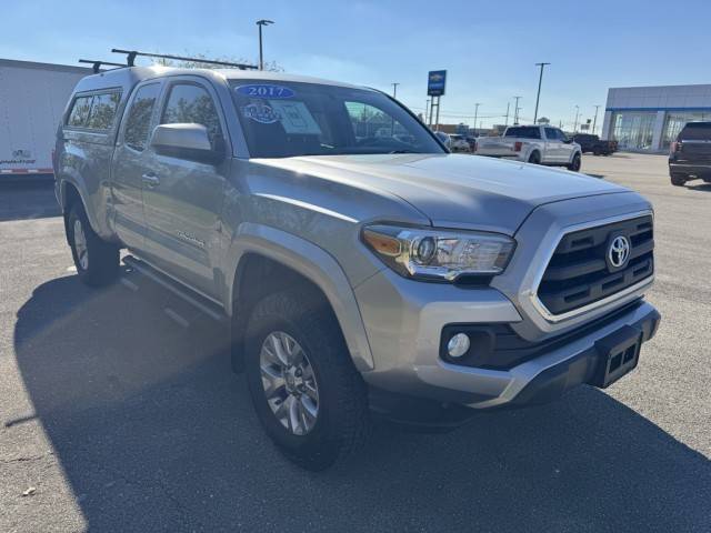 2017 Toyota Tacoma SR5 4WD photo