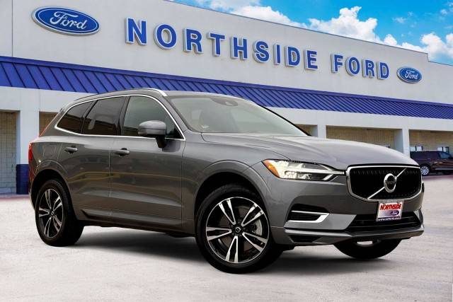 2020 Volvo XC60 Momentum AWD photo