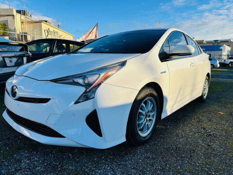 2017 Toyota Prius  FWD photo