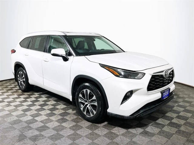 2022 Toyota Highlander XLE AWD photo